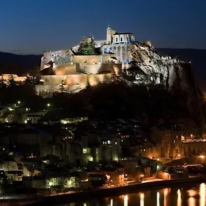 Etxe Laminak Bed & Breakfast Sisteron