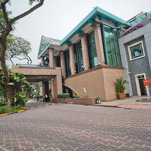 the-residence-at-singapore-recreation-club.singapore-best-hotels.net/